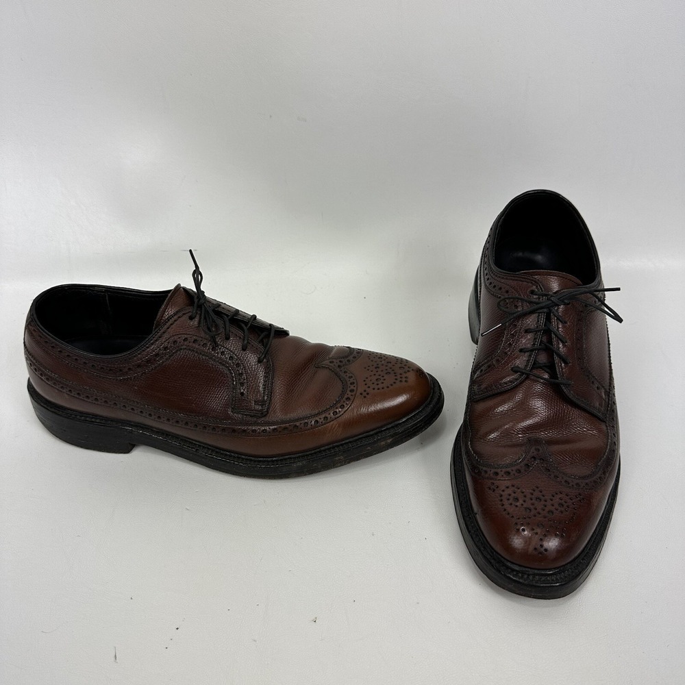 Florsheim v cleat wingtip shoes mens size 9.5 C 57237 comb last Vintage